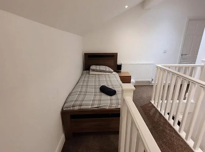 3 Laurel Court